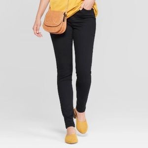 Universal Thread Mules NWT